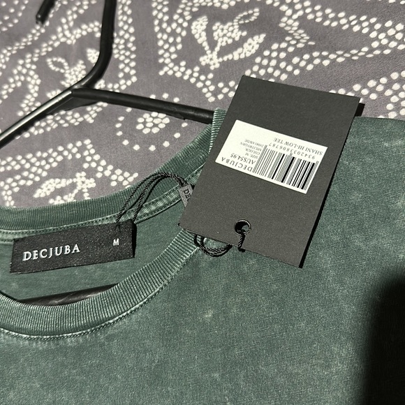 NWT DECJUBA Size M Ladies T-shirt MILITARY GREEN - Picture 3 of 7